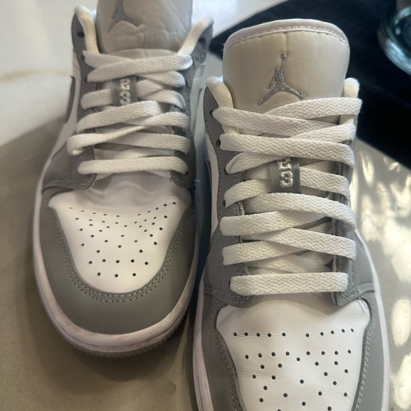 Jordan Low-Top Sneakers in White and Light Gray - Picture 5 of 5